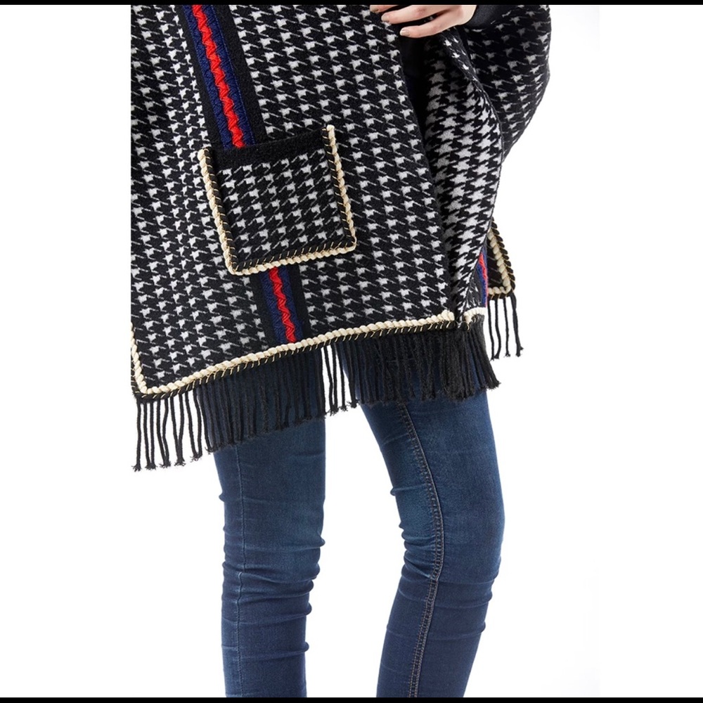Houndstooth poncho shawl with sleeves and pockets - Picture 4 of 8